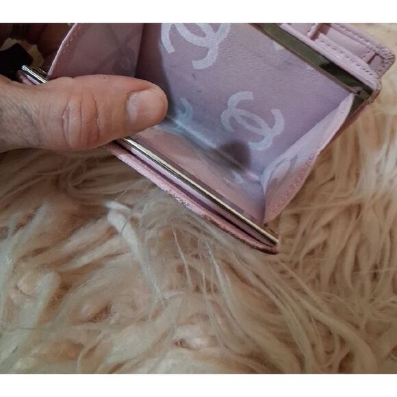 Authentic CHANEL Light Pink Quilted Cambon Small Wallet - Picture 11 of 16